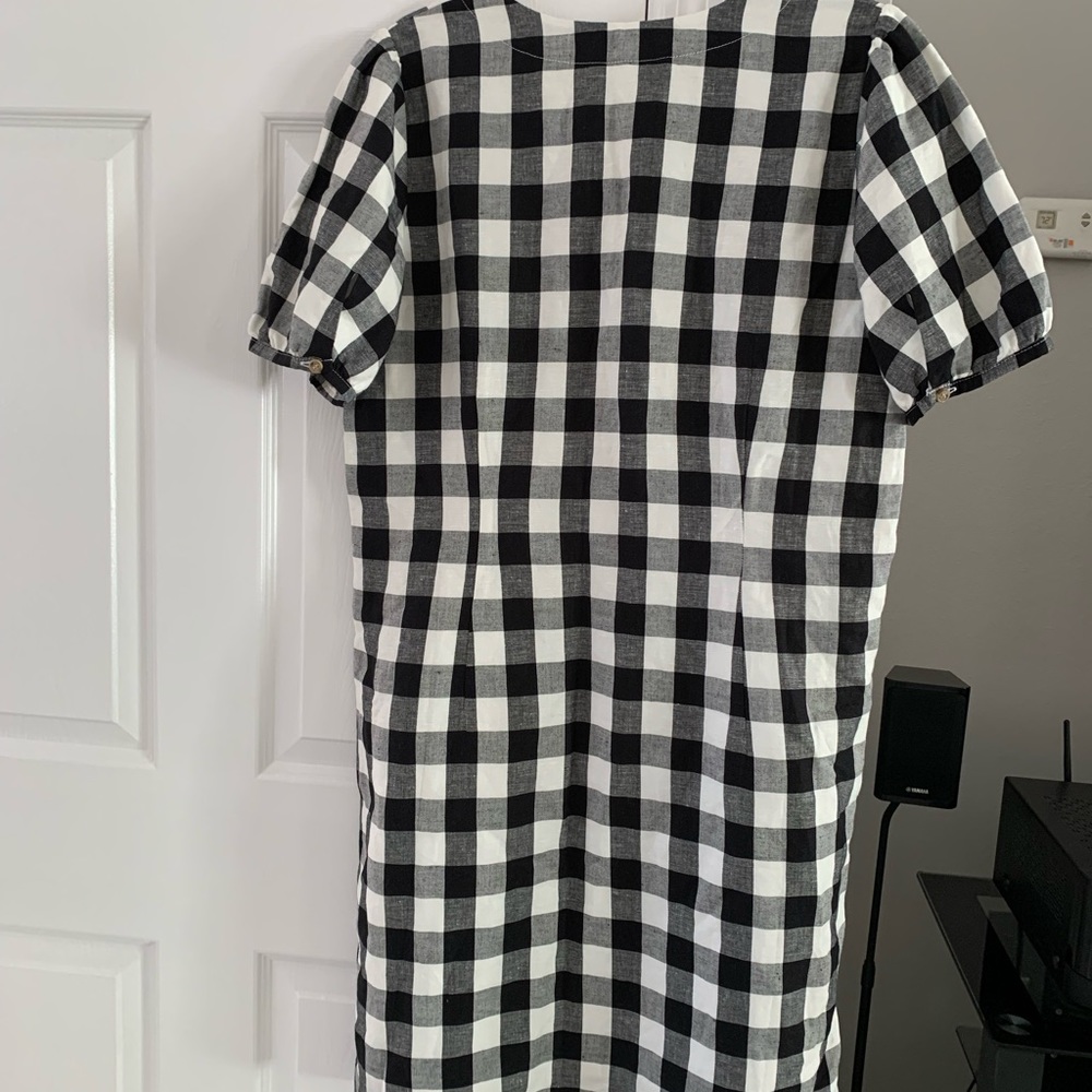 Gorgeous black and white dress